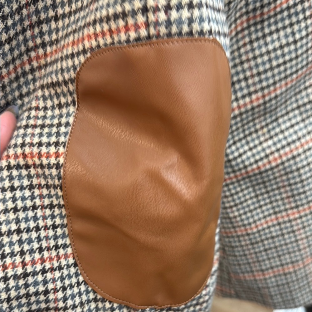 Gray And Red Blazer With Structured Silhouette - image 6